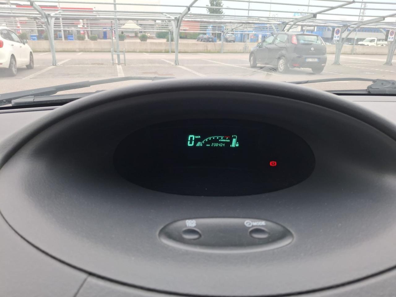 Toyota Yaris 1.3i Benzina/CAMBIO AUTOMATICO