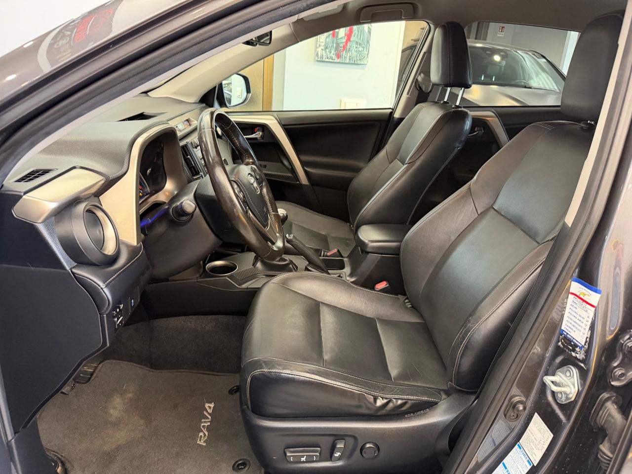 Toyota RAV 4 RAV4 2.0 D-4D 4WD Lounge White Ed. 321