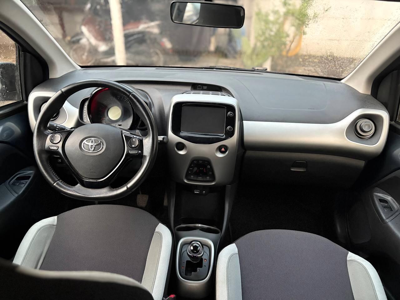 Toyota Aygo 1.0 VVT-i 69 CV 5 porte x-cool TSS