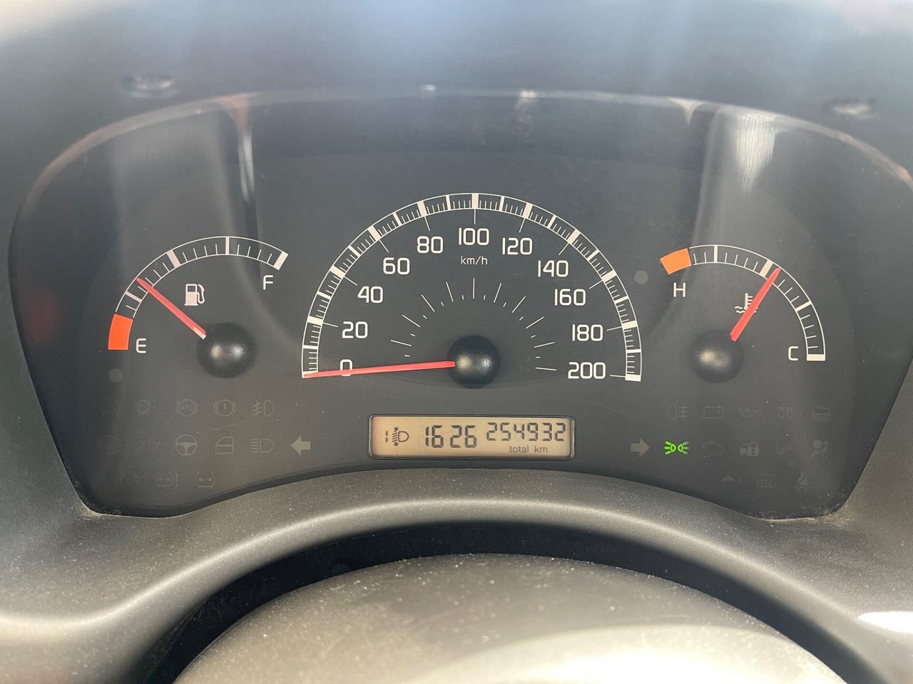 Fiat Punto 1.2i benzina euro4 neopatentati