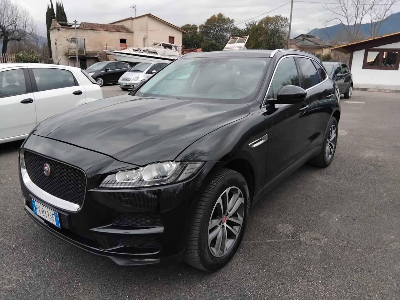 Jaguar F-Pace 2.0 D 180 CV Portfolio