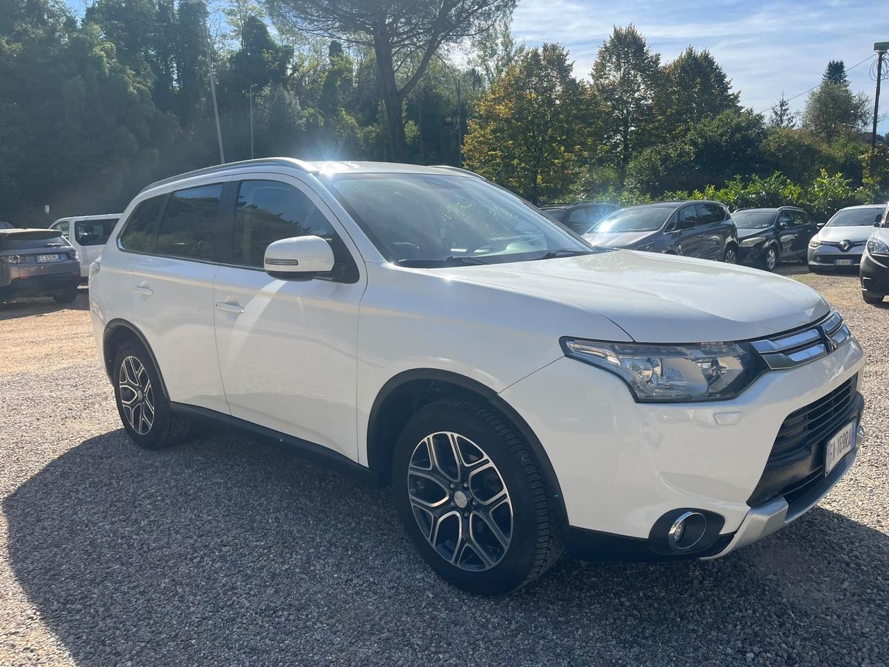 Mitsubishi Outlander 2.2 Diesel // 4X4 // 7 Posti