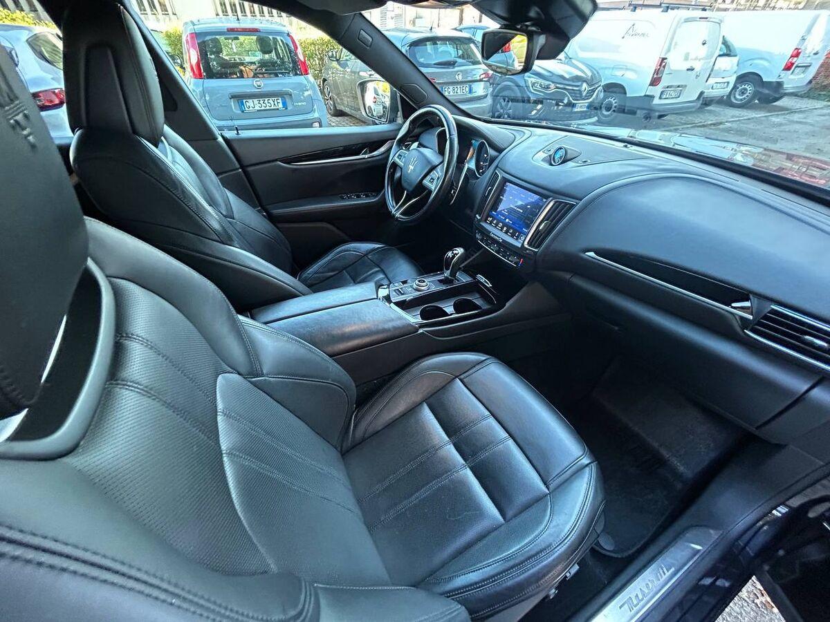 Maserati Levante 3.0 V6 430cv auto