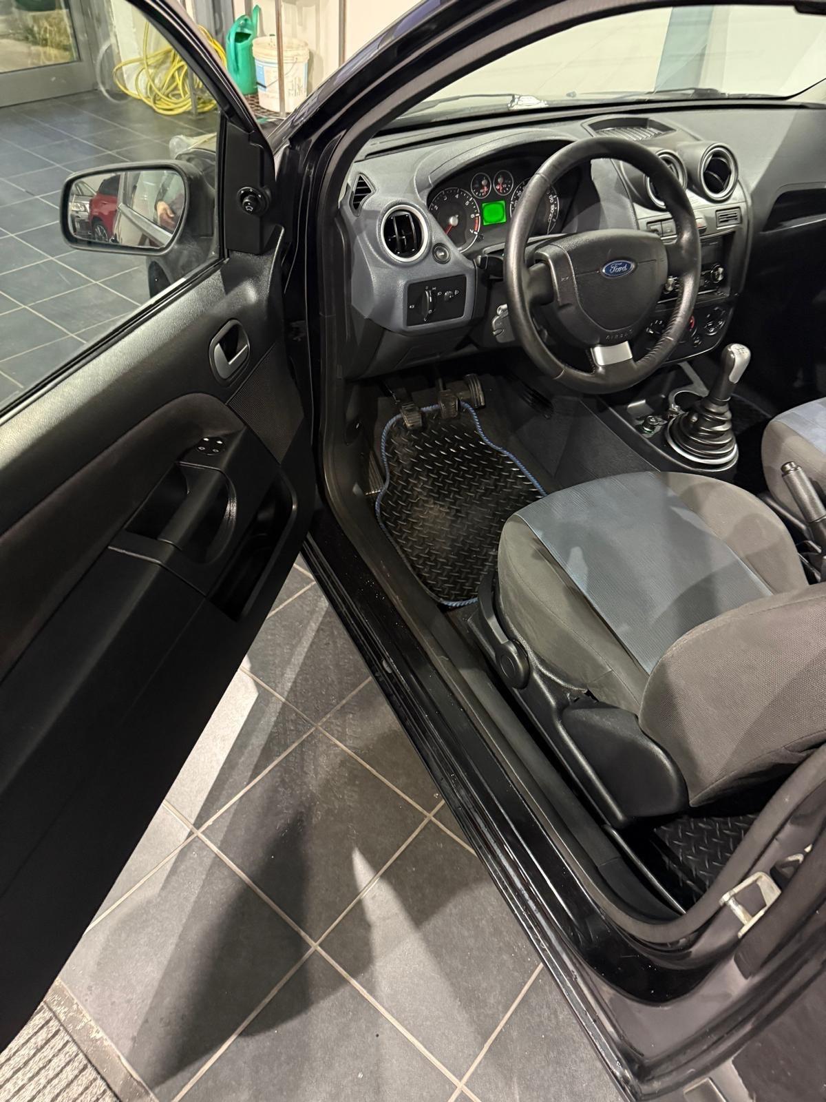 Ford Fiesta 1.2 3p. -GPL-NEOPATENTATI