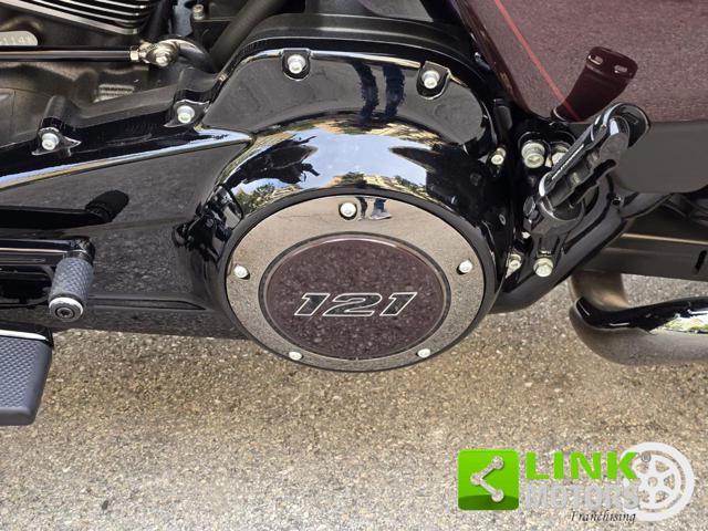 HARLEY-DAVIDSON CVO Street Glide 25th