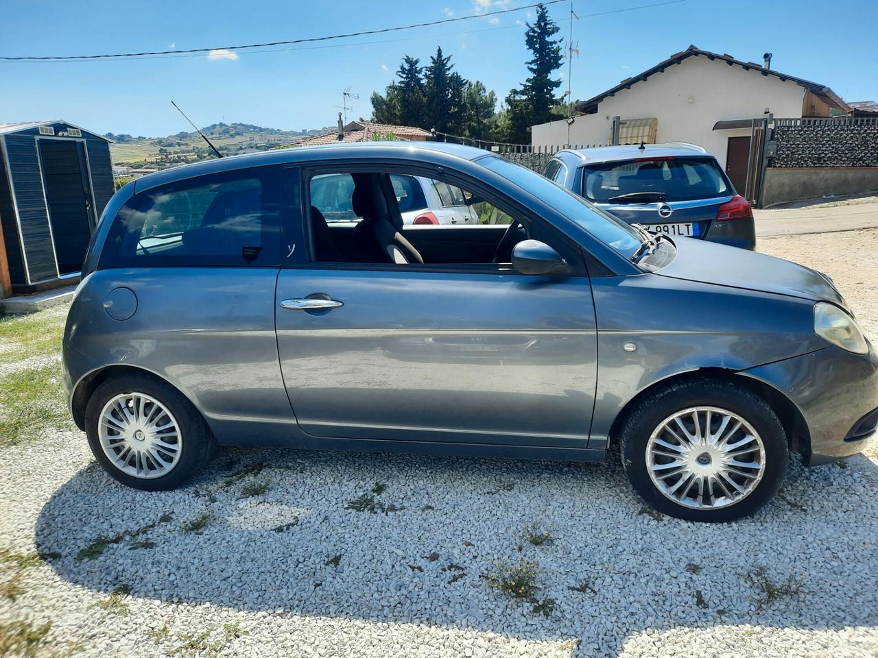 Lancia Ypsilon citroen C3