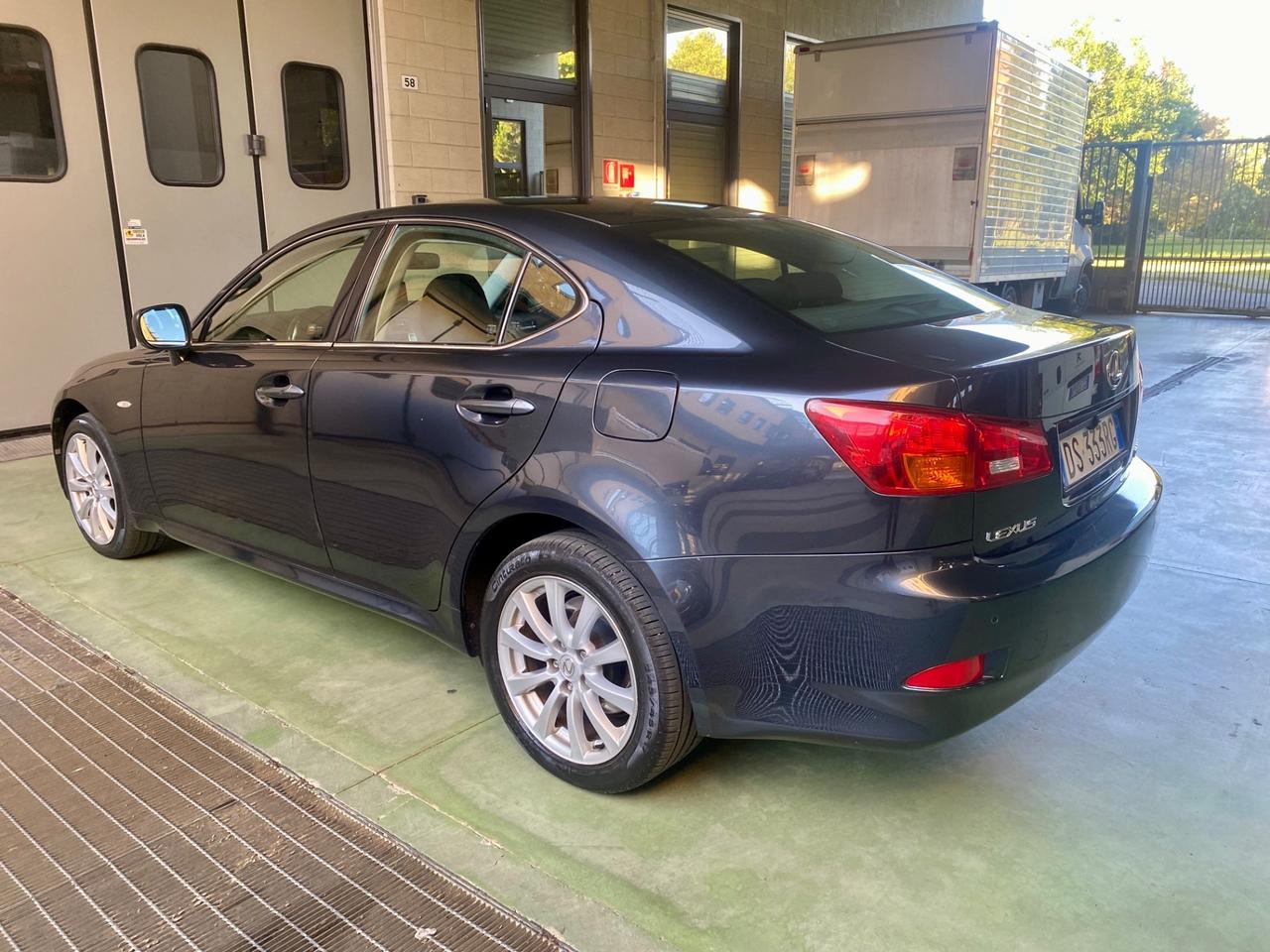 Lexus IS 220d IS 220d MC Luxury