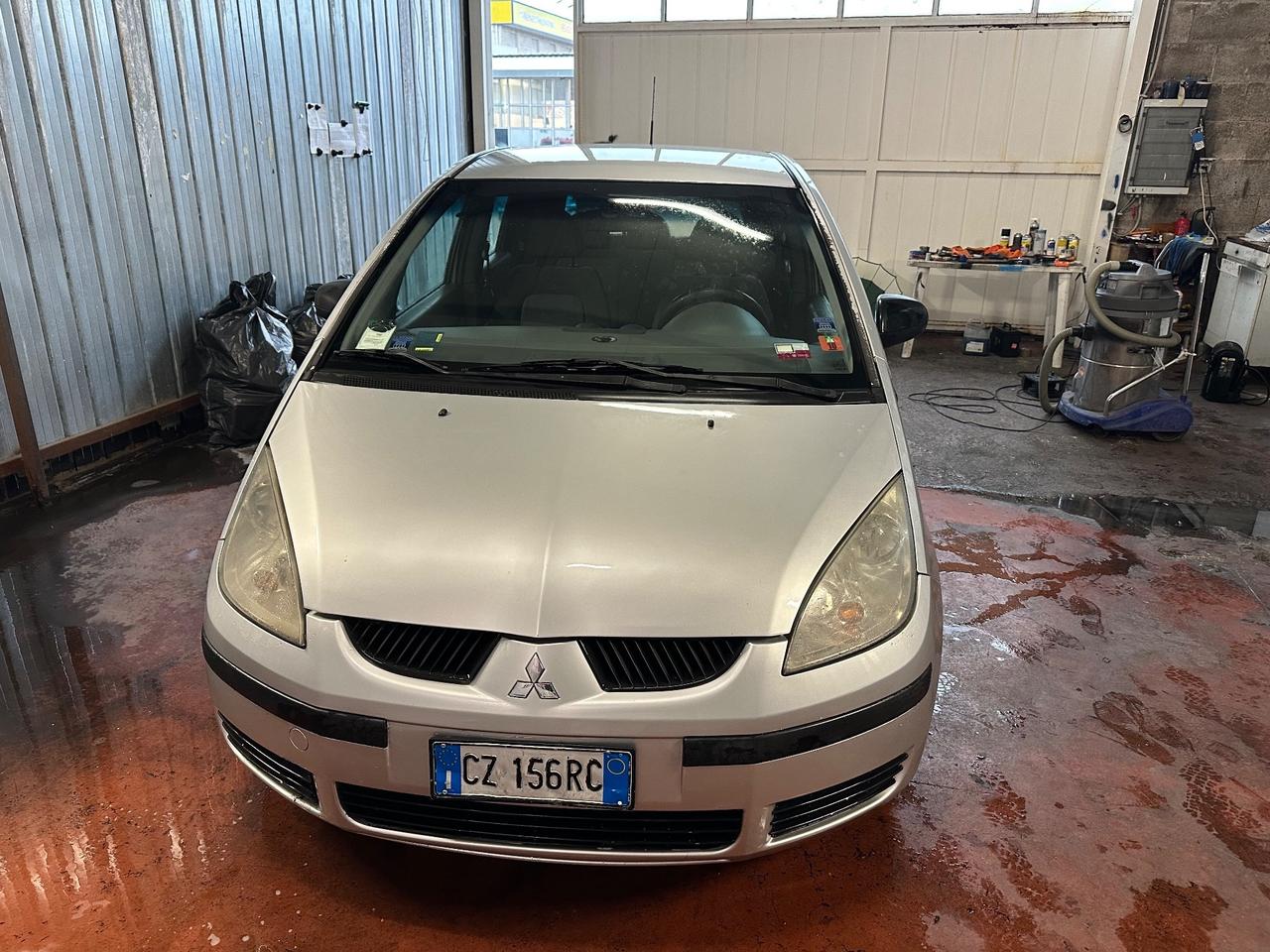 Mitsubishi Colt 1.3 16V 5p. Invite