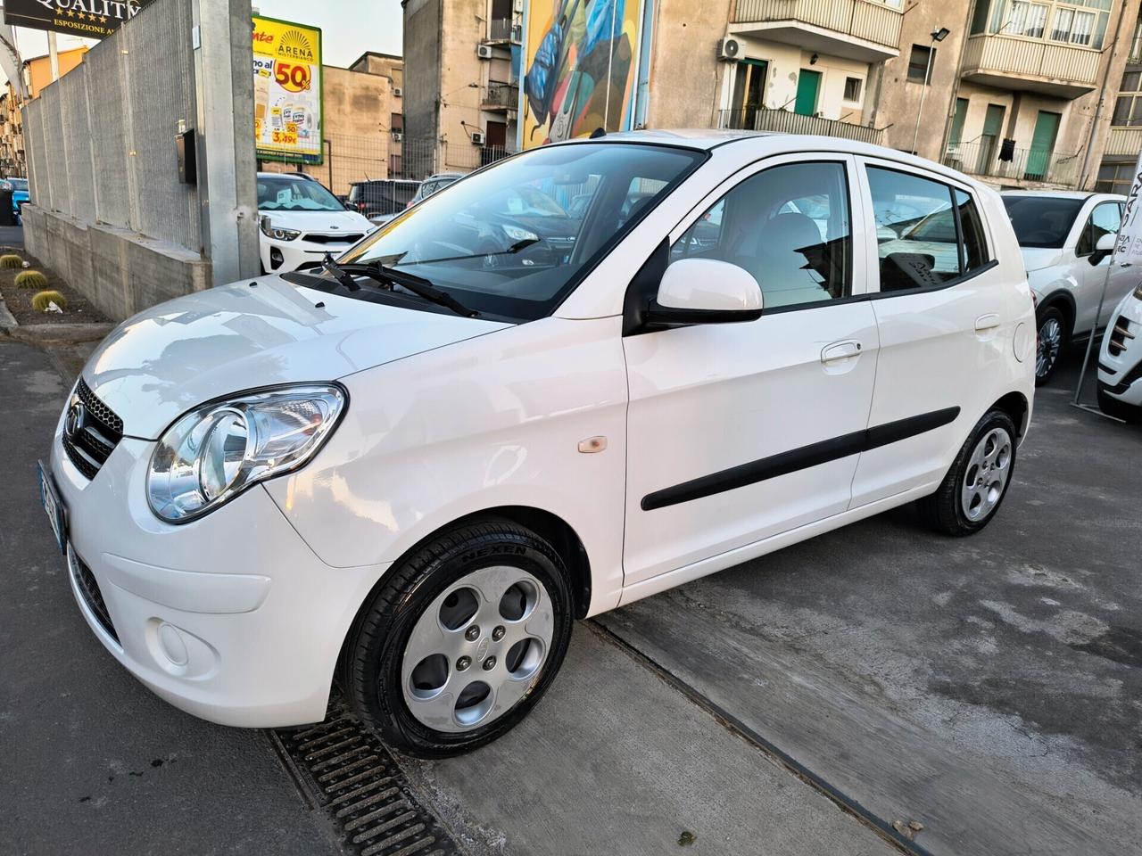 KIA PICANTO 1.0 BENZINA UNCOPROPRIETARIO 2010