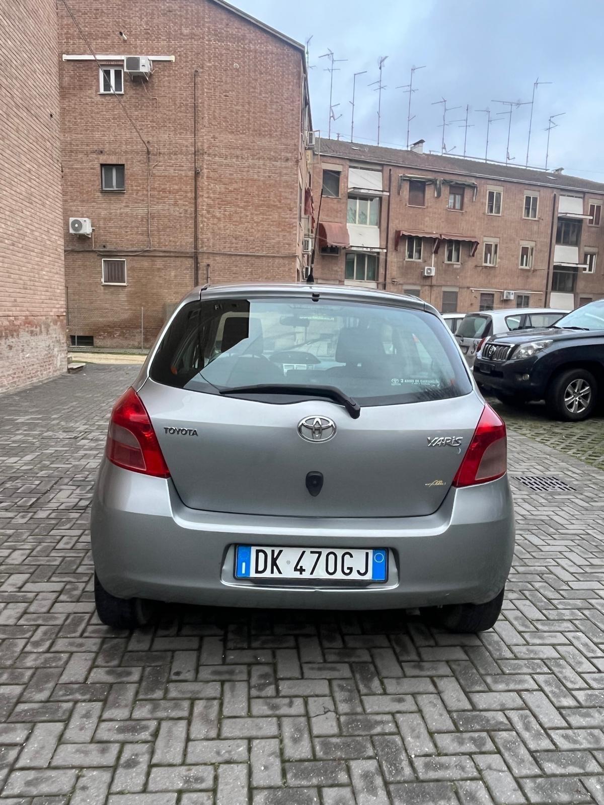 Toyota Yaris 1.3 5 porte garanzia 12 mese