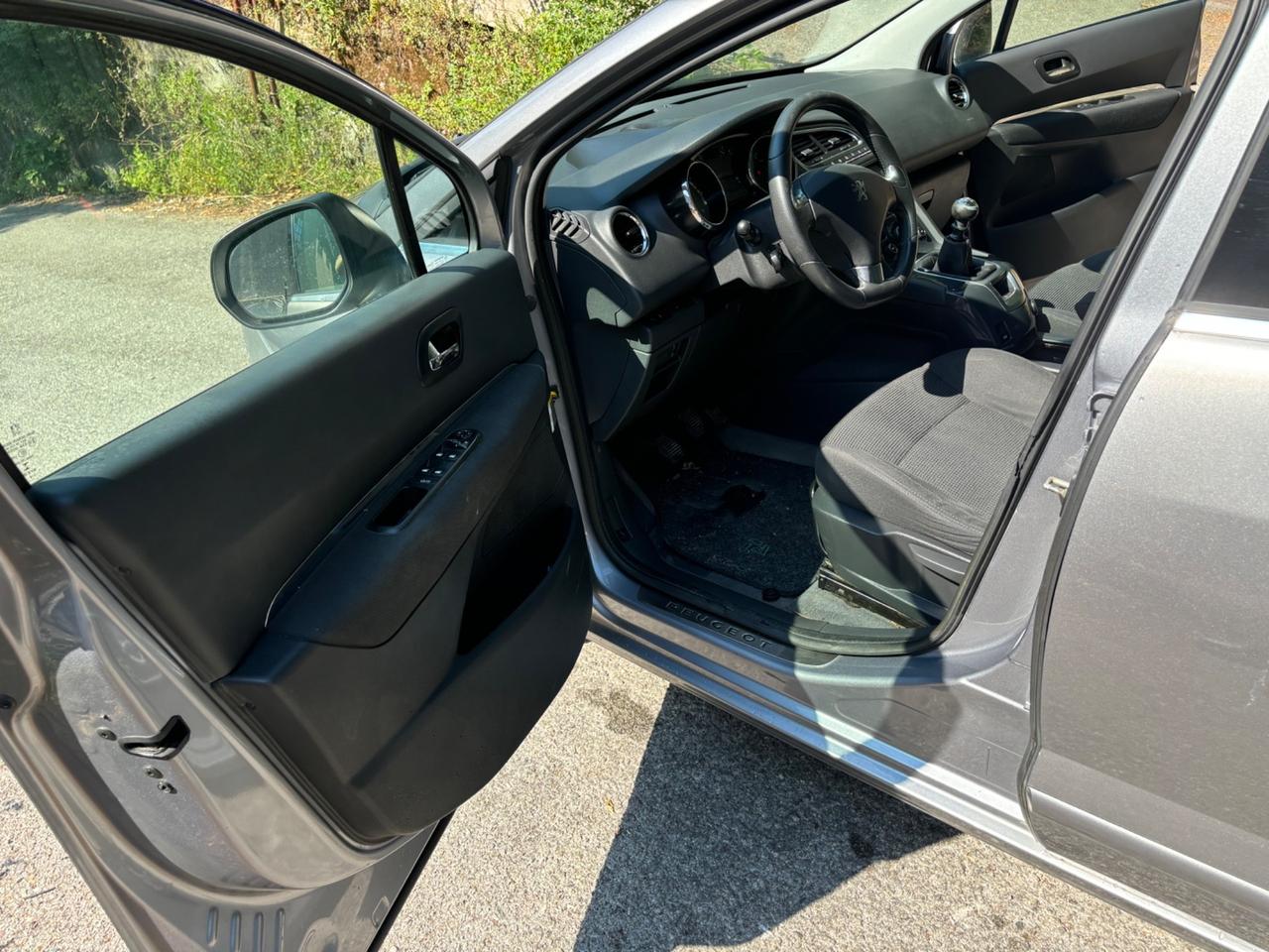 Peugeot 5008 2.0 HDi 150CV Active