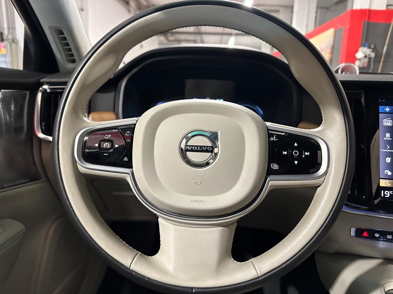 Volvo V90 T8 Twin Engine AWD Geartronic Inscription