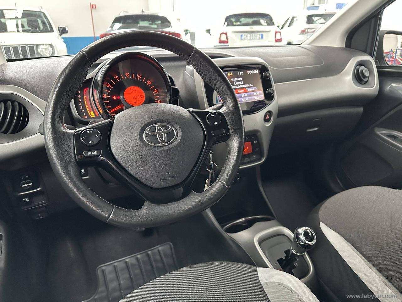 TOYOTA Aygo 1.0 VVT-i 69 CV 5p. x-play MMT