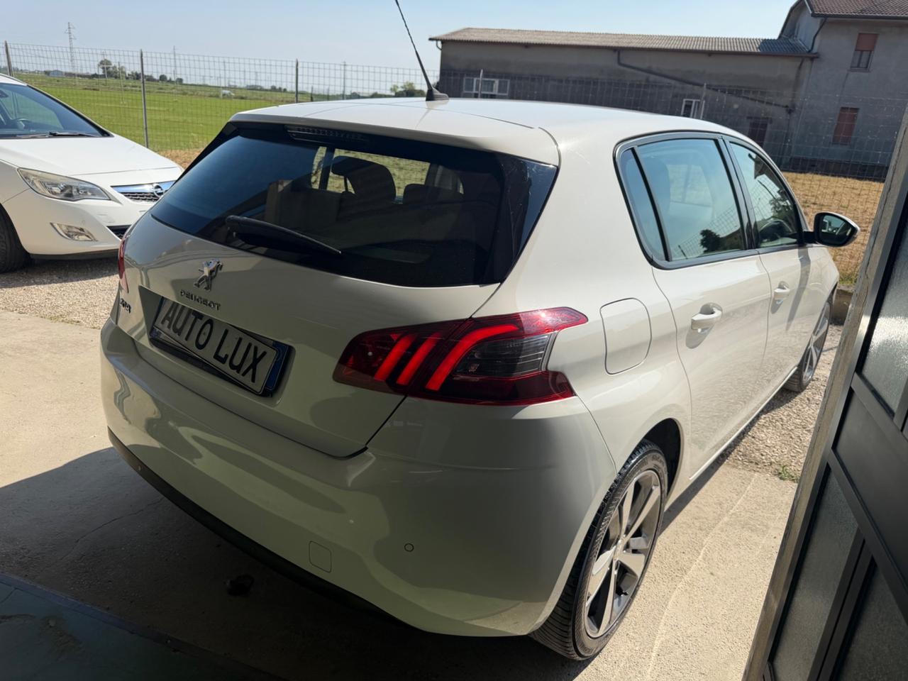 Peugeot 308 BlueHDi 100 S&S Active