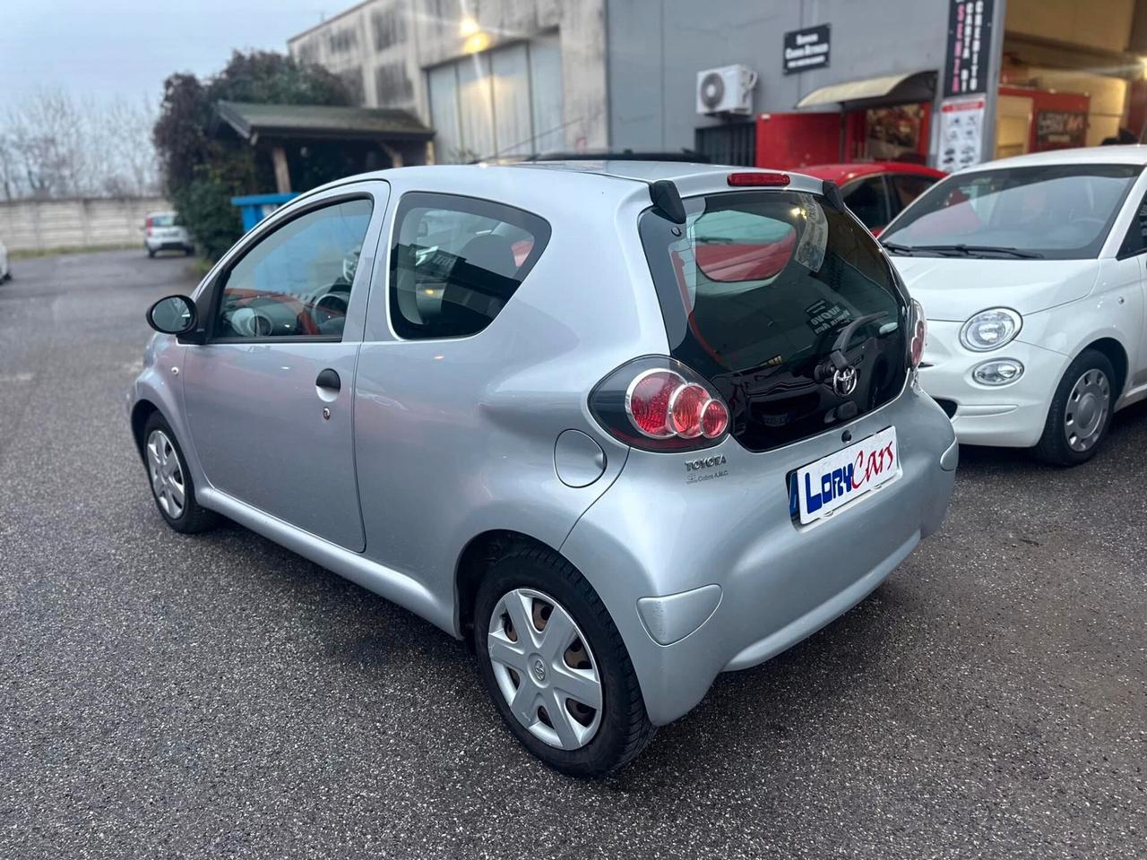 Toyota Aygo 1.0 12V VVT-i 3 porte Sol NEOPATENTATI