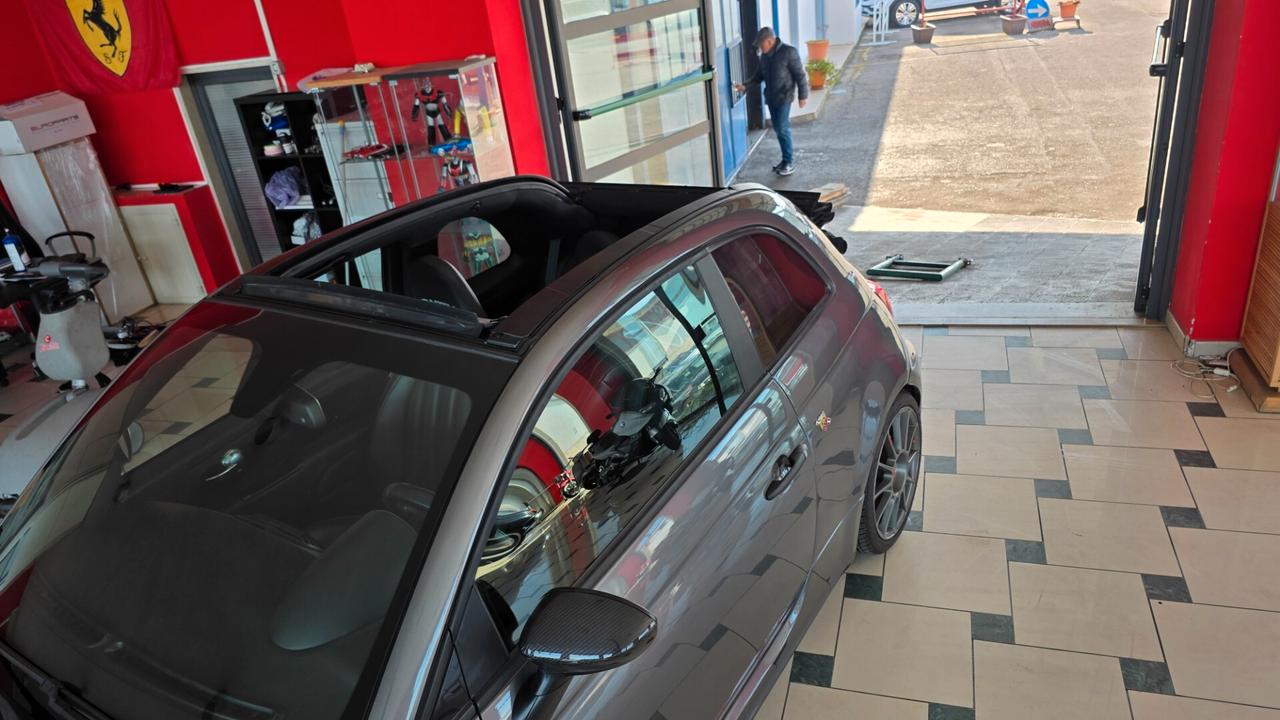 Abarth 500 C 1.4 Turbo T-Jet MTA Bicolore da €150/mese