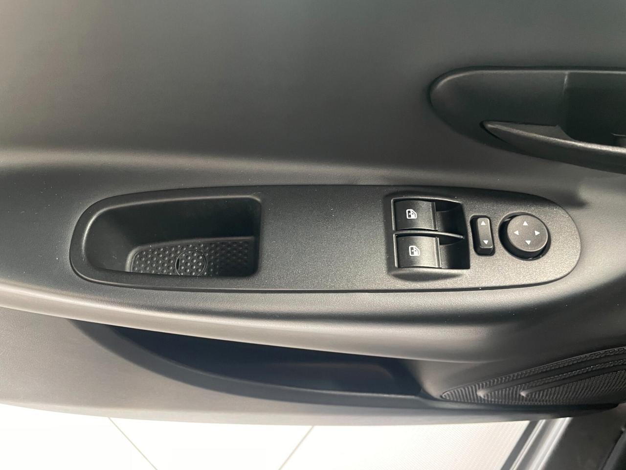 Lancia Ypsilon 1.0 FireFly 5 porte S&S Hybrid Gold