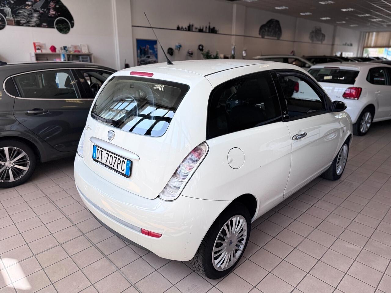 Lancia Ypsilon 1.2 Argento