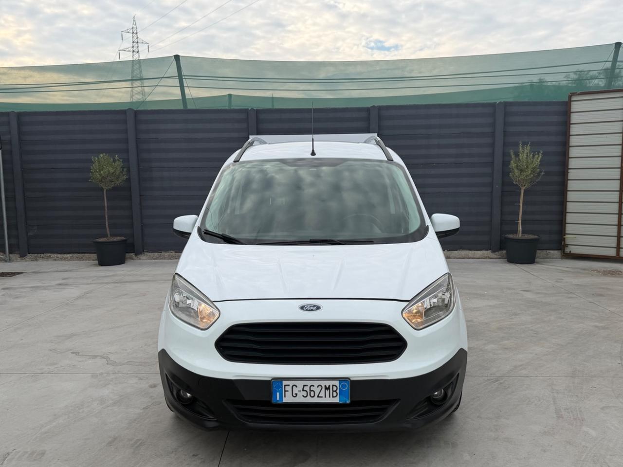 Ford Transit Courier 1.5 TDCi 95CV Van Trend