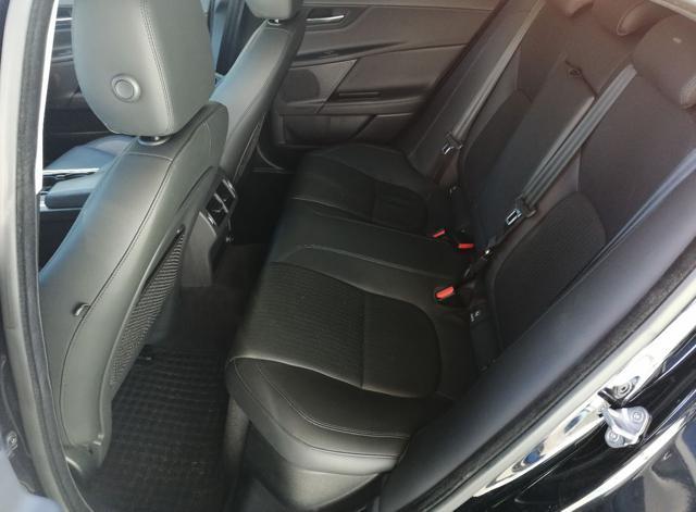 JAGUAR XE 2.0 D Turbo 180 CV AWD aut. R-Sport