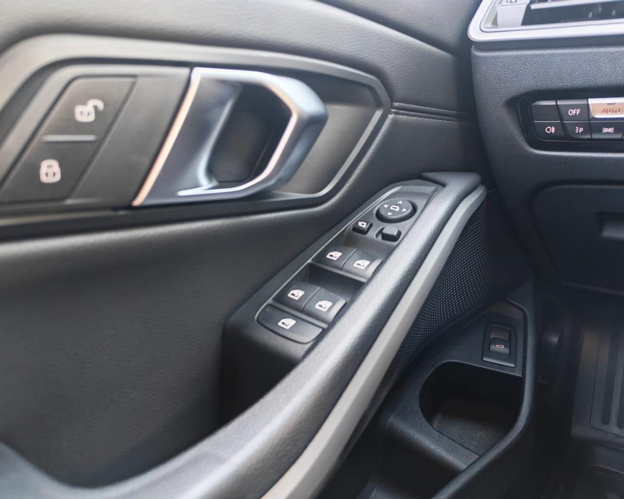 Bmw 318d 48V Touring Business Advantage