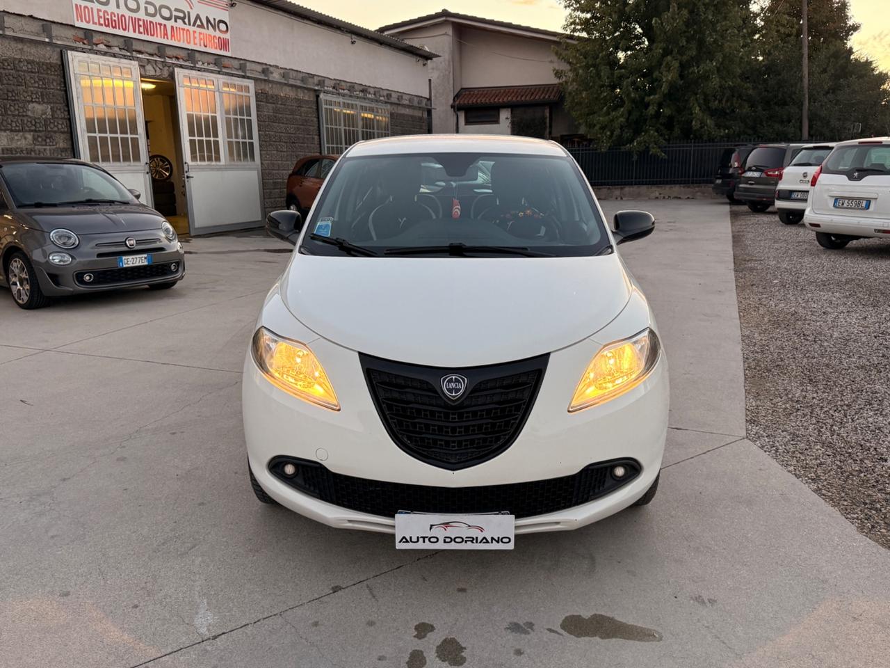 Lancia Ypsilon 0.9 TwinAir 85 CV 5 porte Metano Ecochic Elle