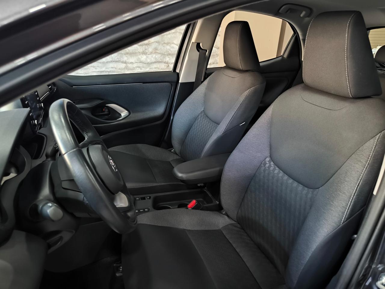 Toyota Yaris 1.5 Hybrid 5 porte Business