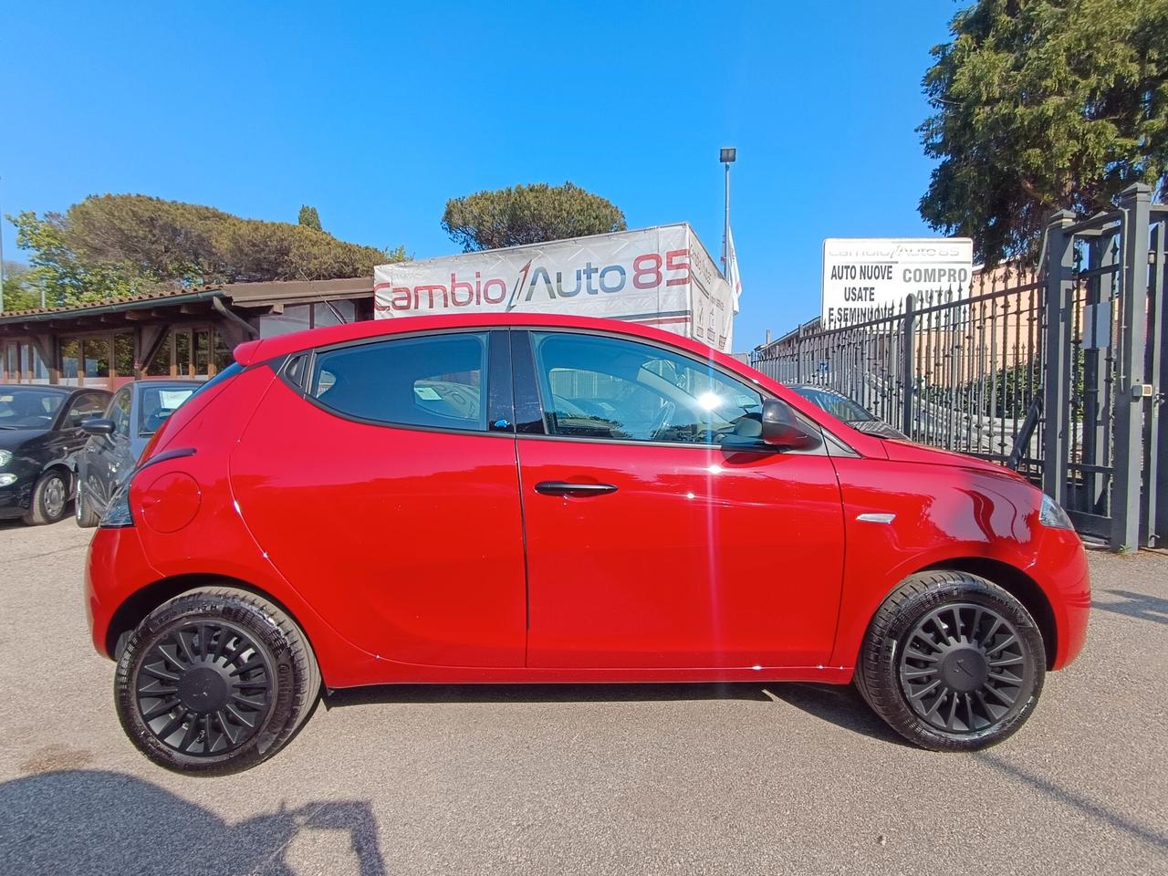 Lancia Ypsilon 1.2 69 CV 5 porte Elefantino Blu