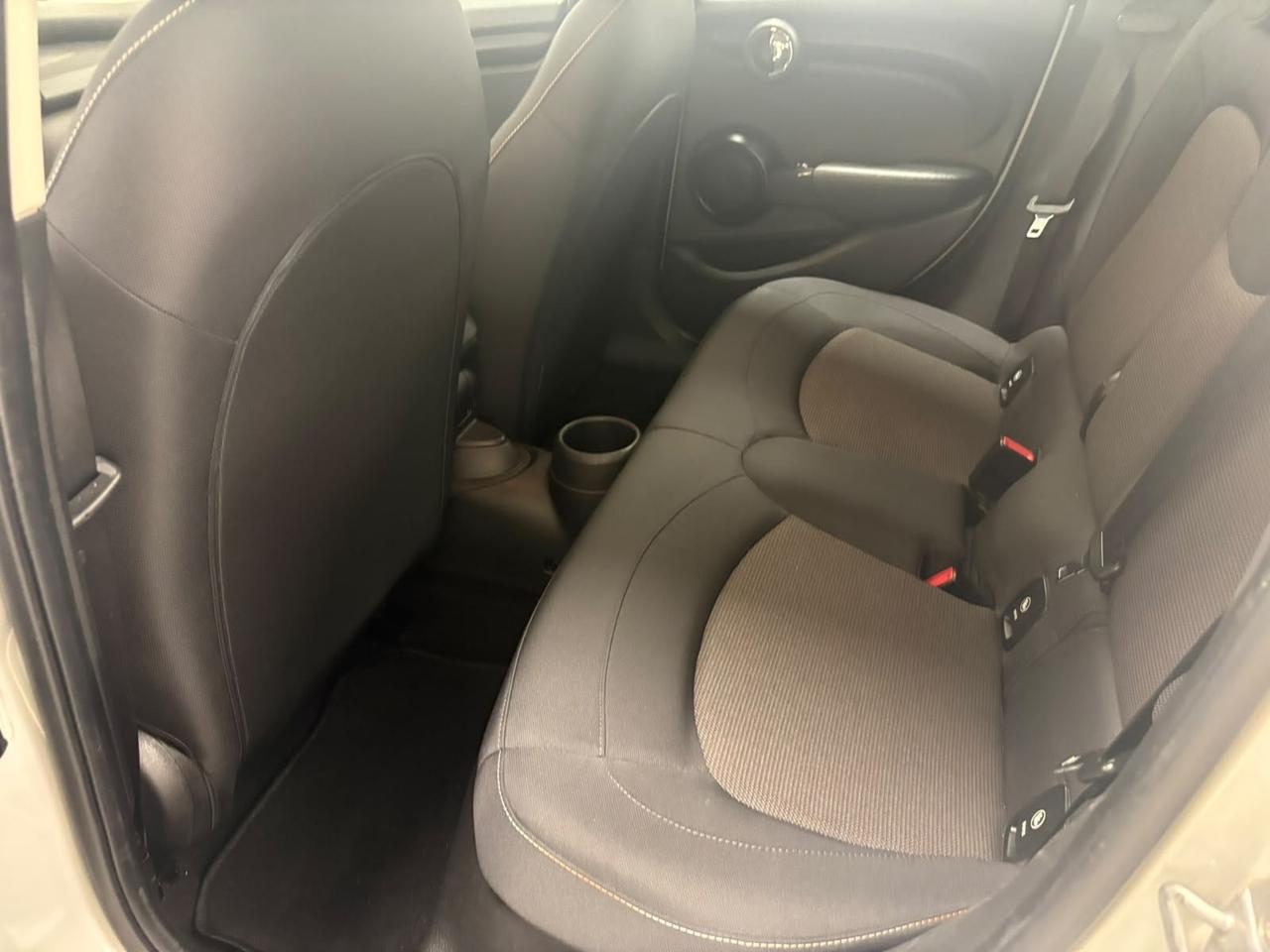 Mini Cooper 1500 D Baker Street Unipro 2019