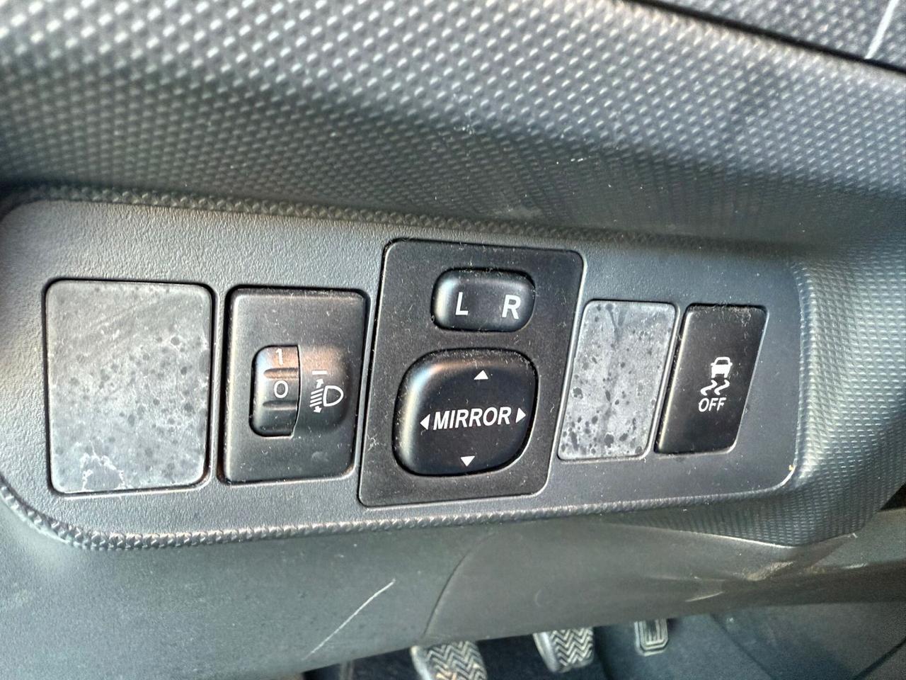 Toyota Auris 5p 1.4 Sol UNICO-PR 96.000 KM