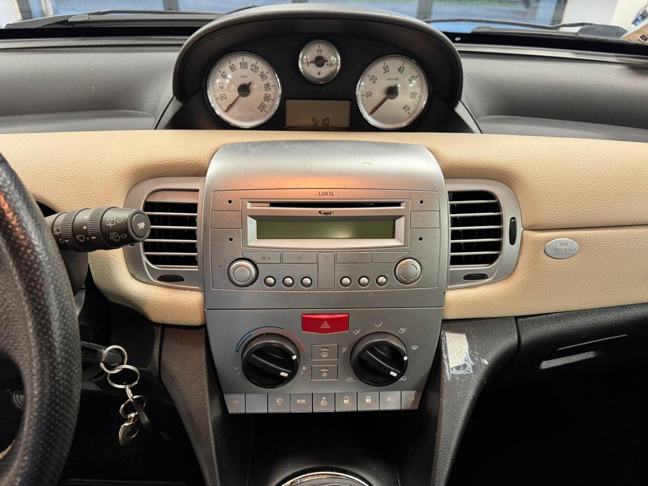 Lancia Ypsilon 1.2 Versus