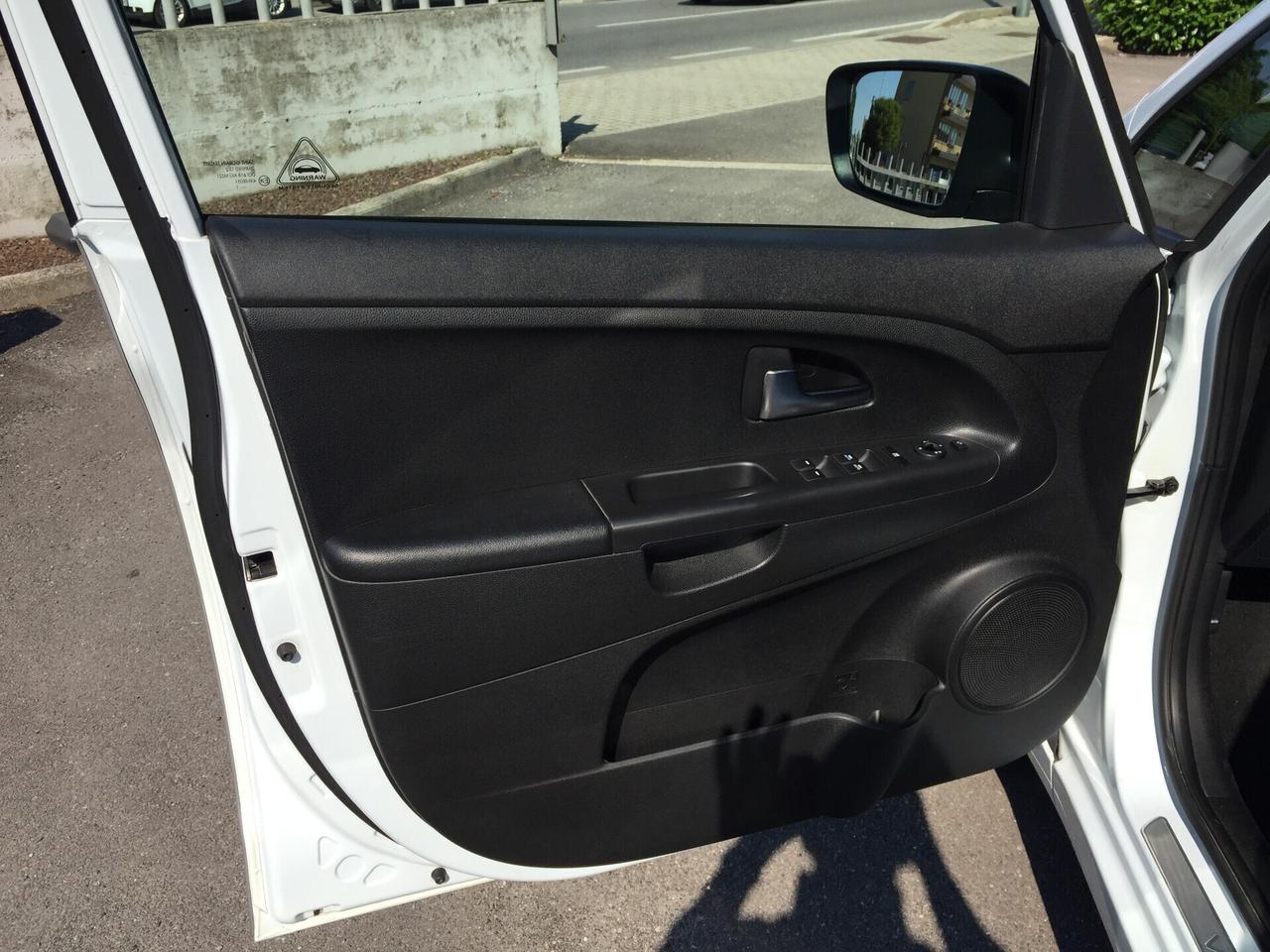 Kia Venga 1.4 CRDi 90CV Cool x NEOPATENTATI
