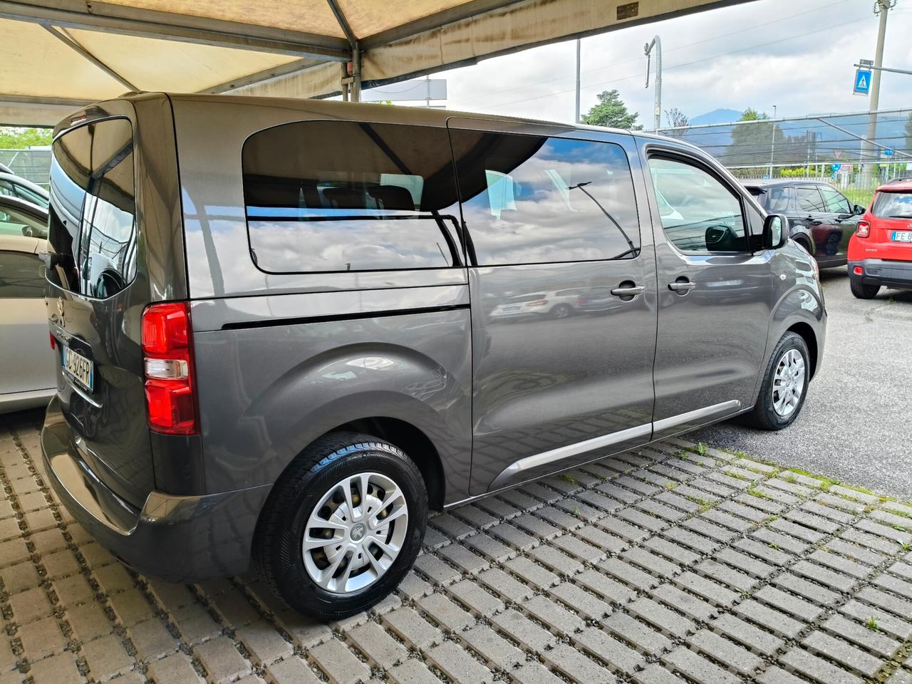 Peugeot Traveller BlueHDi 100 S&S Standard Business