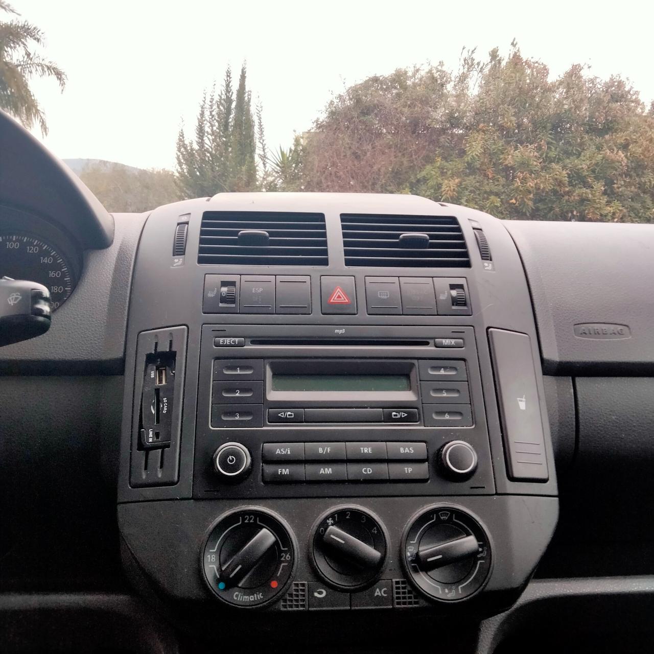 Volkswagen Polo 1.4/80CV 16V 3p. Sportline