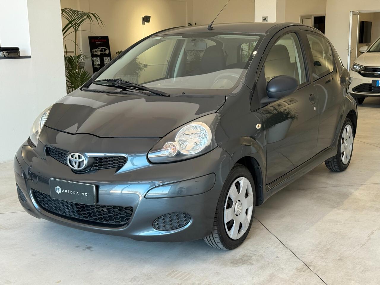 Toyota Aygo 1.0 12V VVT-i 5 porte Now Connect