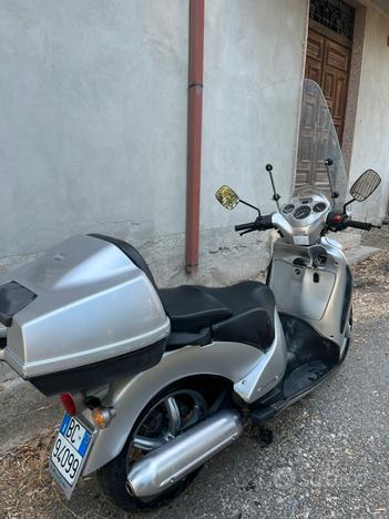 Aprilia scarabeo 200 solo 3.600 km tutto tagliand