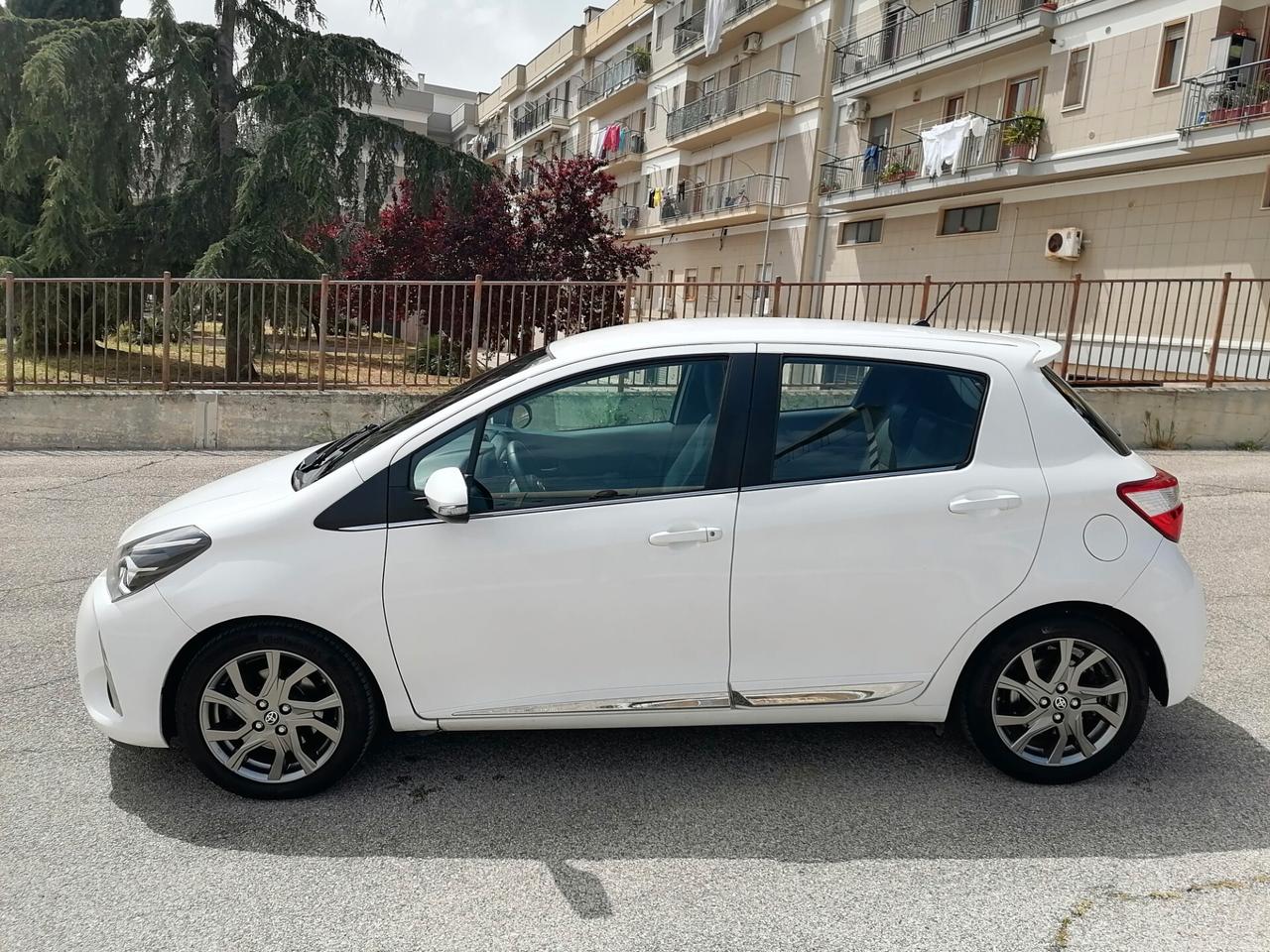Toyota Yaris 1.4 D-4D 5 porte Lounge FULL 12/2017