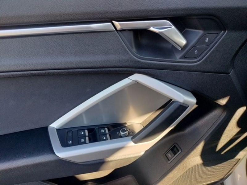 Audi Q3 35 TDI quattro S tronic Business