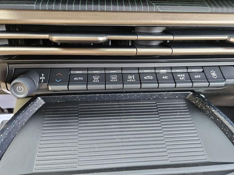 Lancia Ypsilon Hybrid e-DCT