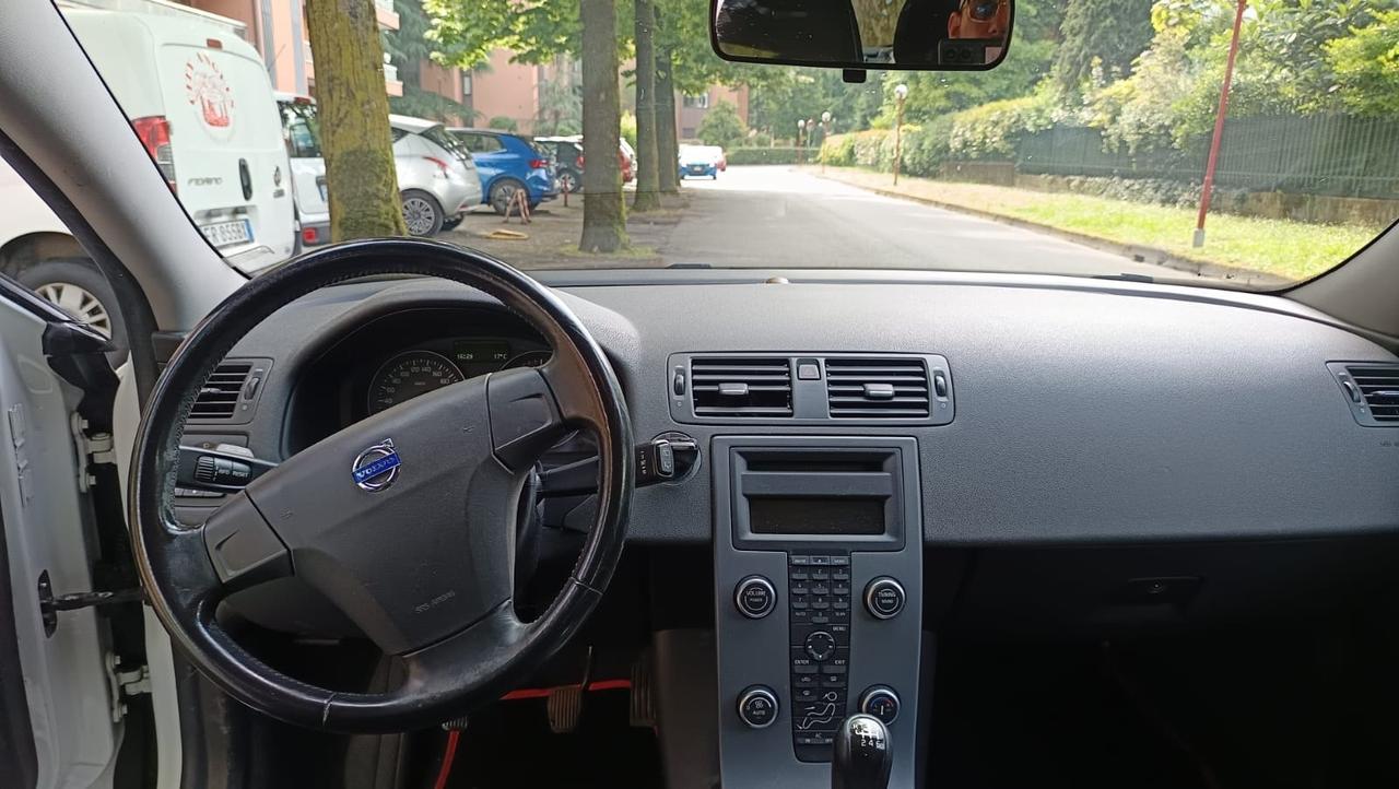 Volvo V50 D3 R-design