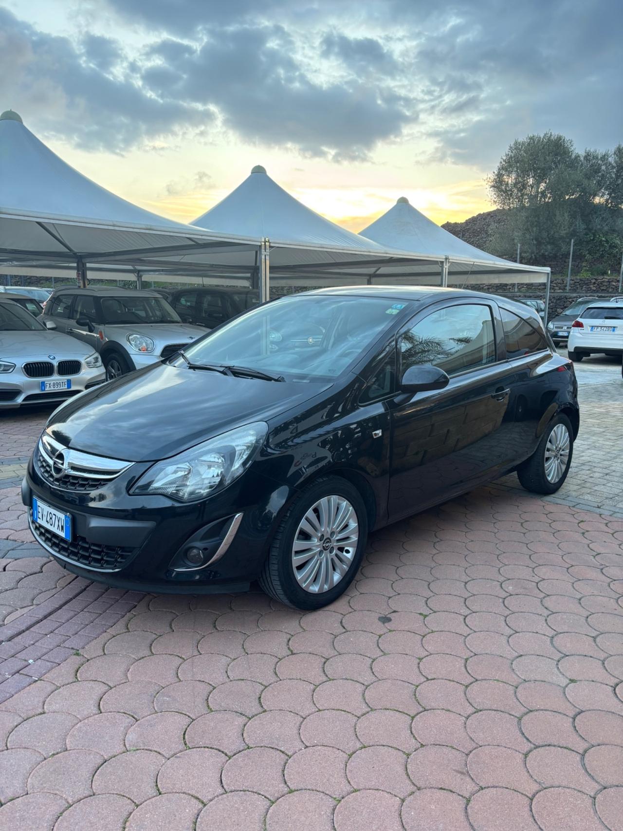 Opel Corsa 1.2 autom per handicap / disabili