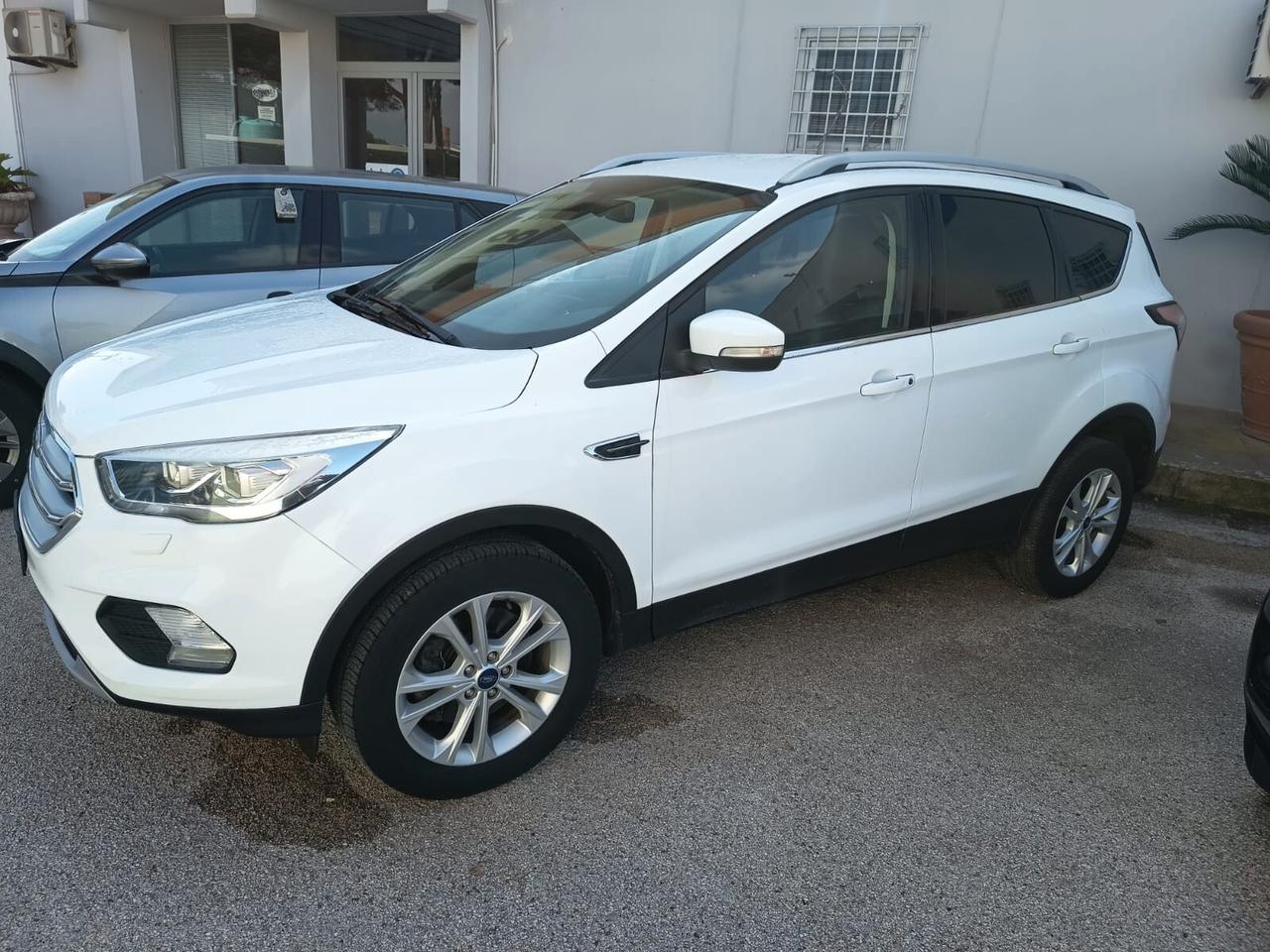 Ford Kuga 1.5 TDCI 120 CV S&S 2WD Titanium