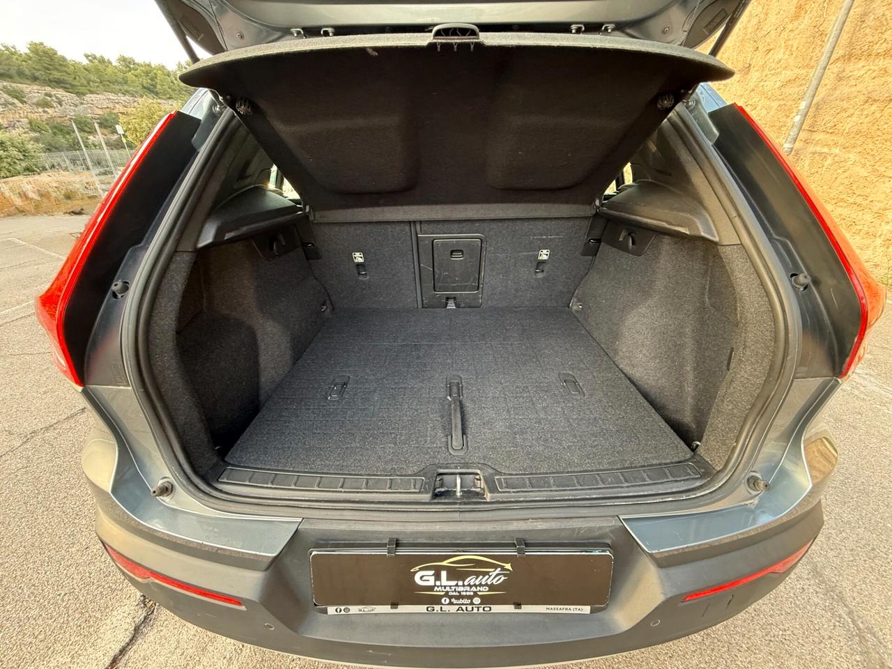 Volvo XC40 D4 AWD/2.0 150 CV/CERCHI 19"/TAGLIANDI VOLVO