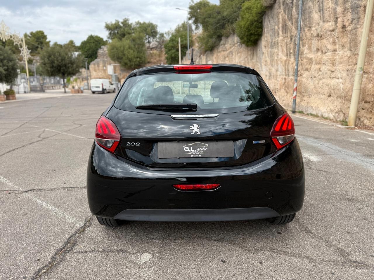 Peugeot 208 Active/1.0 68 CV/5 POSTI/CLIMA