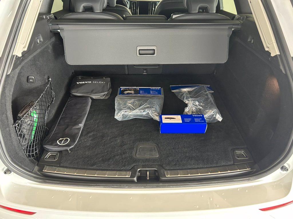 VOLVO XC60 2.0 b4 Plus Dark auto del 2024