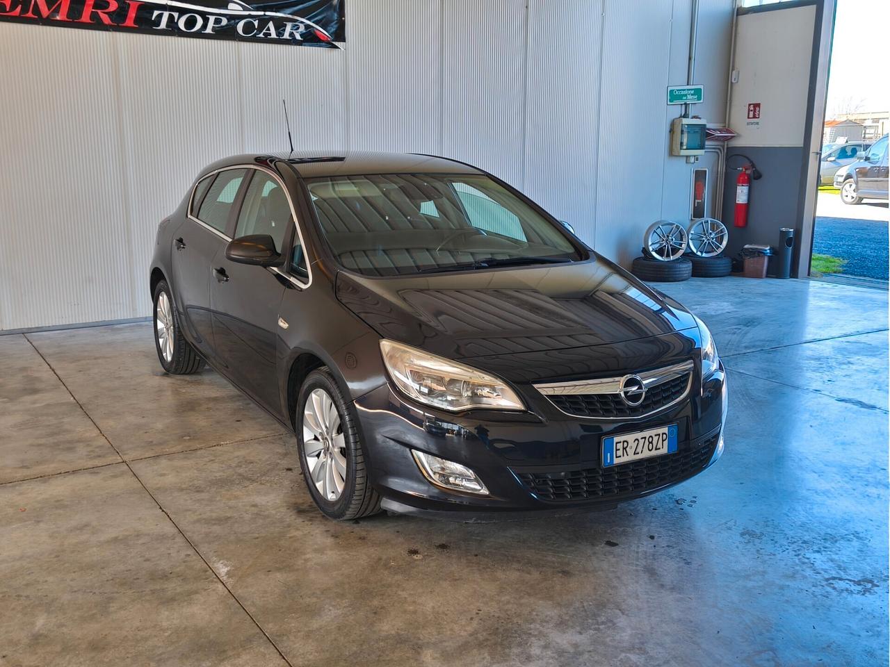 Opel Astra 1.7 CDTI 110CV 5 porte