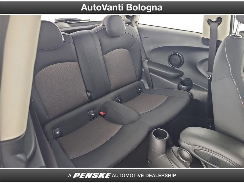 MINI Mini Mini 3p 1.5 Cooper Essential Premium Mid Package auto