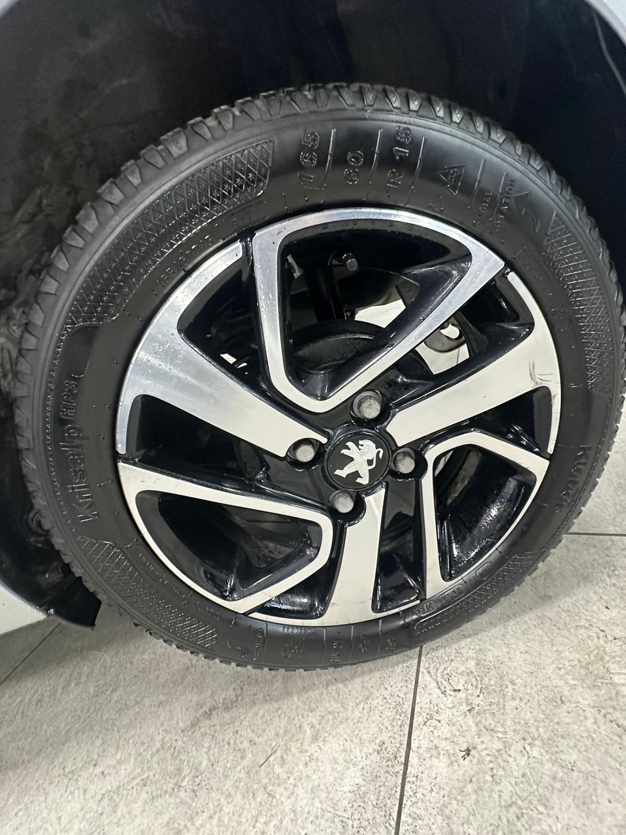 Peugeot 108 VTi 72 S&S 5 porte Allure OK Neopatentati