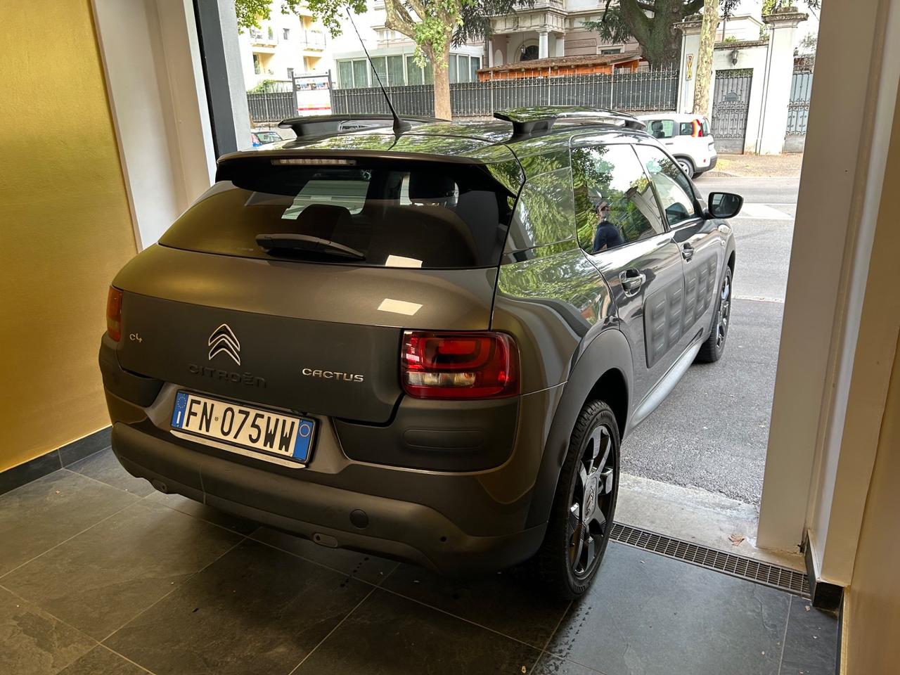 Citroen C4 Cactus 1.2 PureTech AirBump 82cv Shine EURO 6!!!