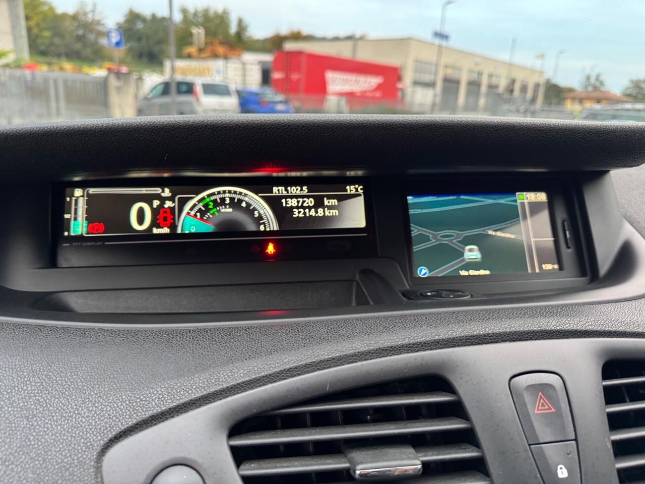 Renault Scenic XMod dCi 110 CV EDC Limited